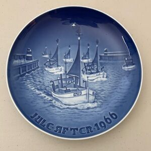 Vintage 1966 Bing & Grøndahl Christmas Plate — “Christmas Eve at the Harbor”